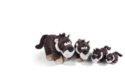 Nici 45312 MagNICI Säbelzahntiger Rodriguez Ca 10cm Stone Age Plüsch -Stoffspielzeug Laden 45307 45308 45309 45310 06 Groessenvergleich 1 2048x1376